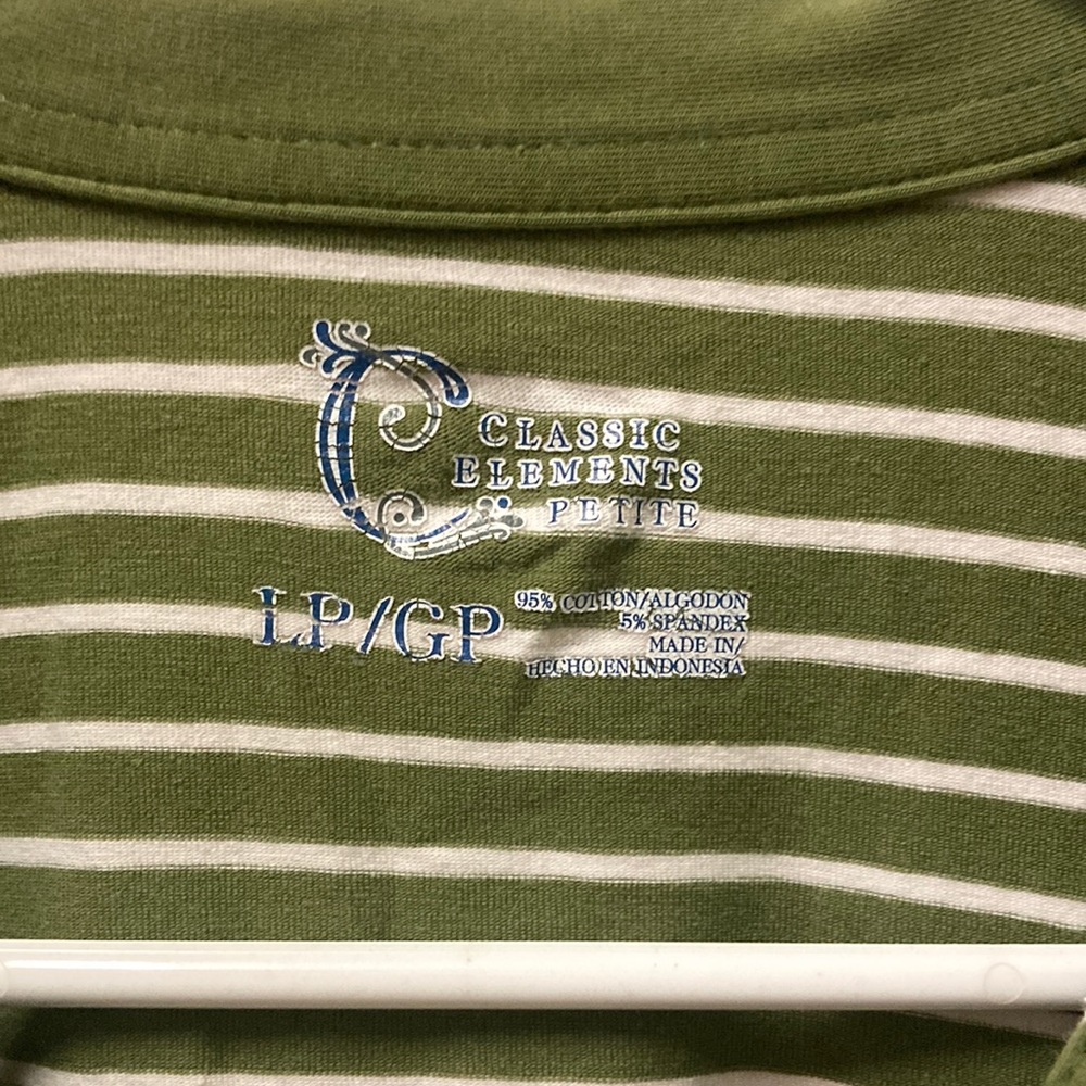 what ; green and white striped collared short sleeve tee 🟩⚪️